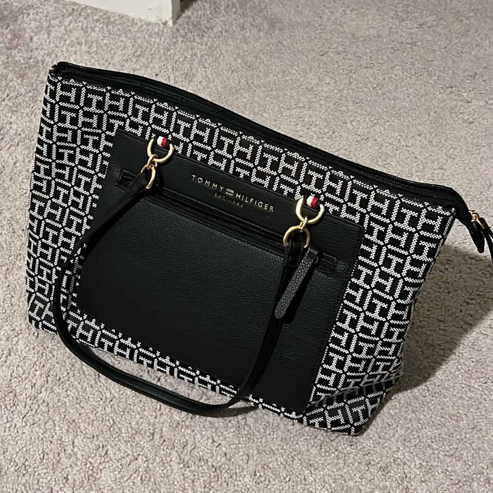 Tommy bag - slightly used - like new .. Tommy bag - slightly used - like new